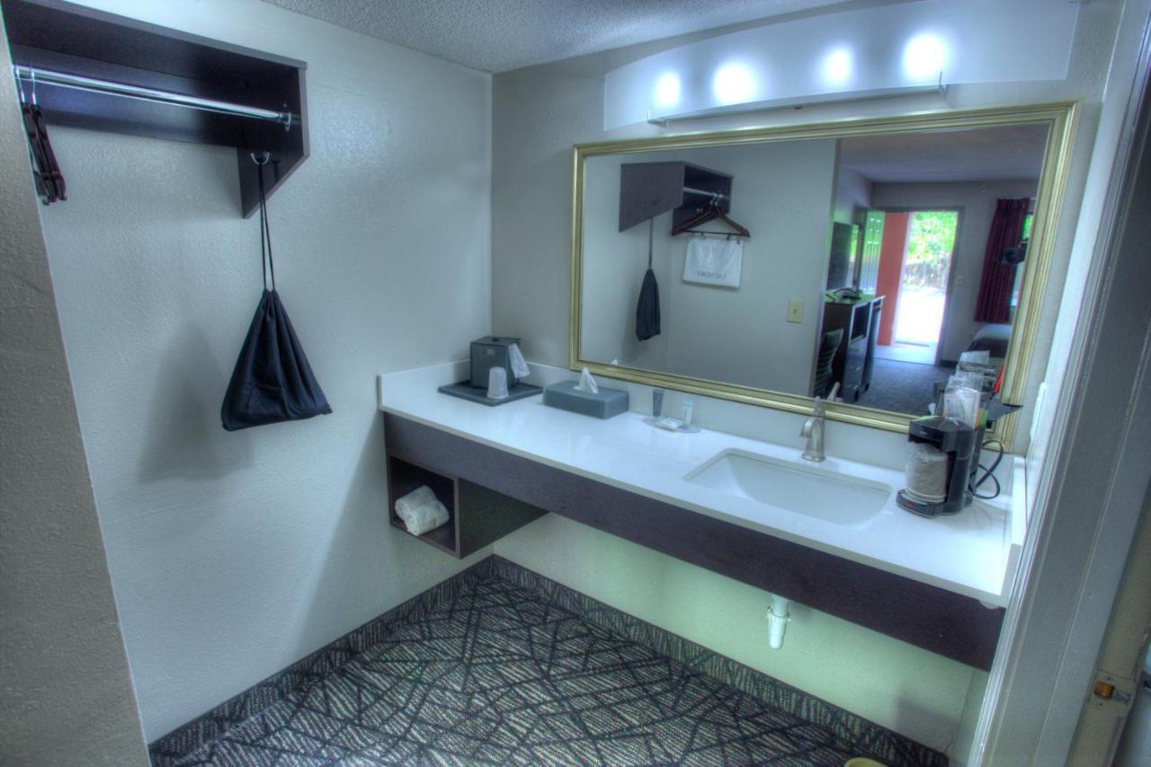 Budgetel Inn And Suites Plus Хелън Екстериор снимка