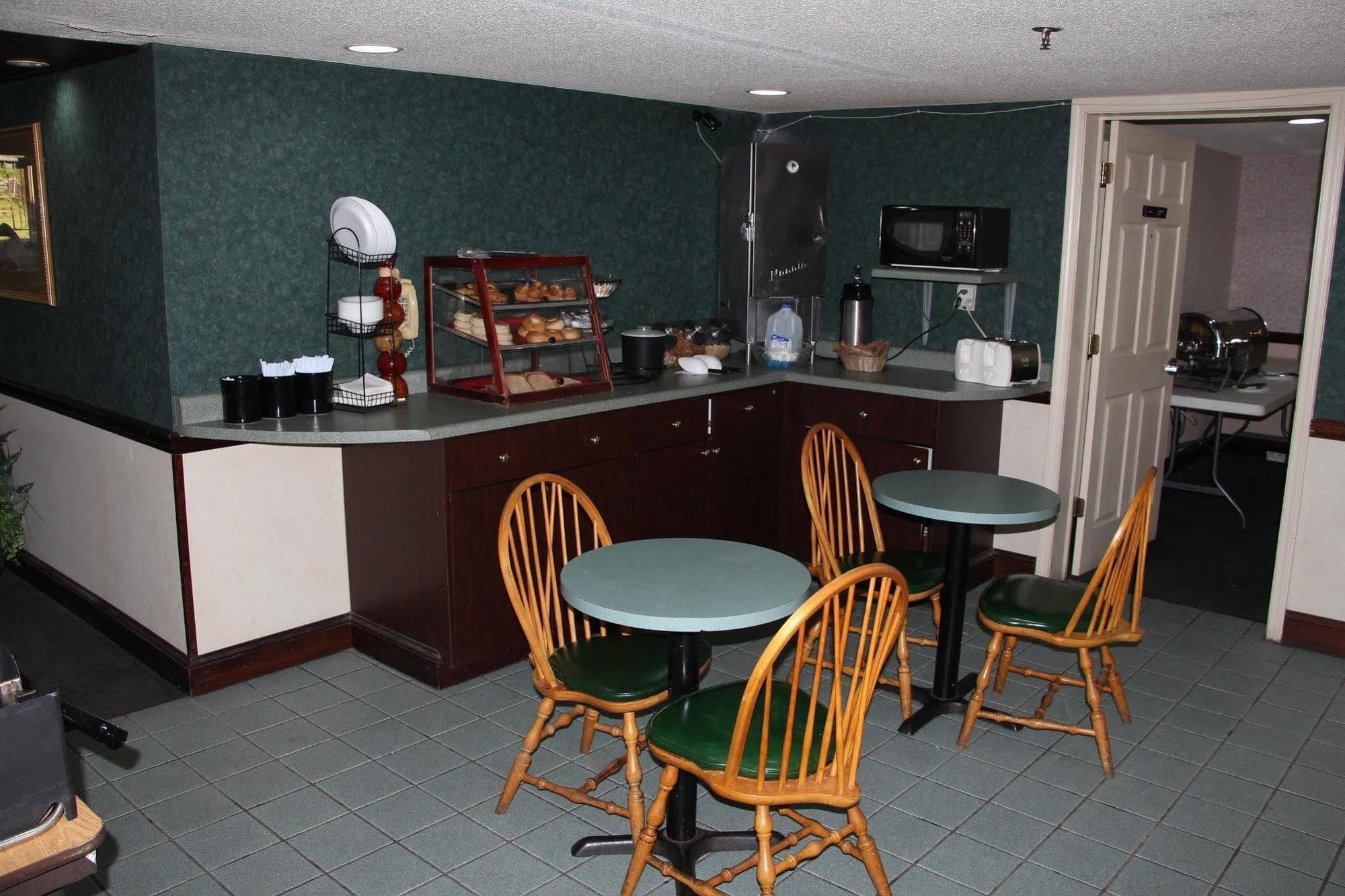 Budgetel Inn And Suites Plus Хелън Екстериор снимка